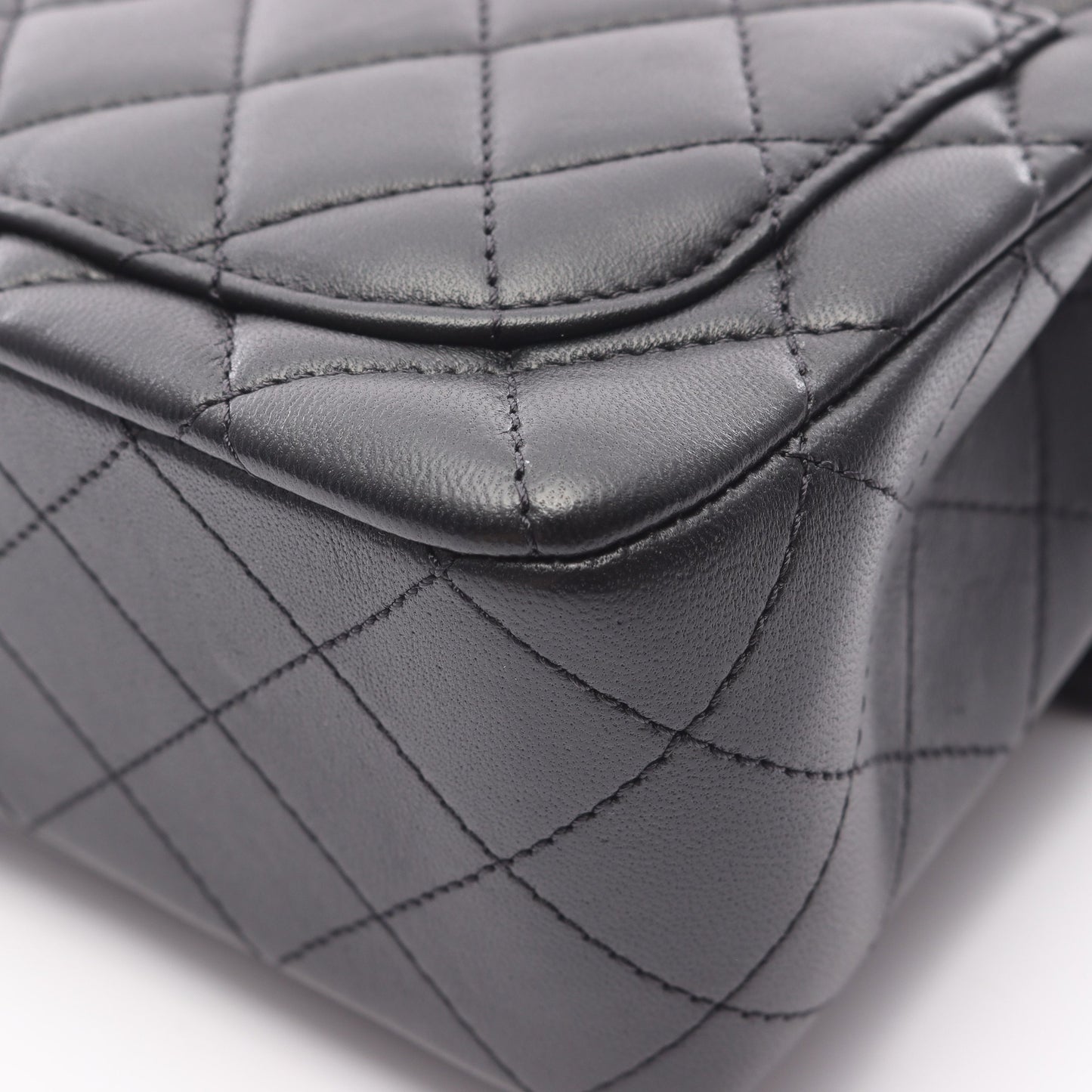 ミニマトラッセ チェーンショルダーバッグ ラムスキン ブラック ゴールド金具 シャネル バッグ CHANEL