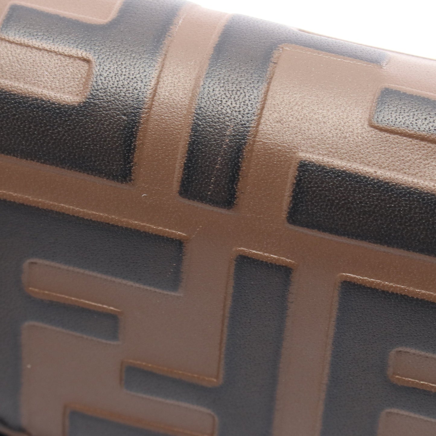FFダイヤモンド ズッカ エンボス チェーンウォレット レザー ブラウン ブラック フェンディ バッグ FENDI