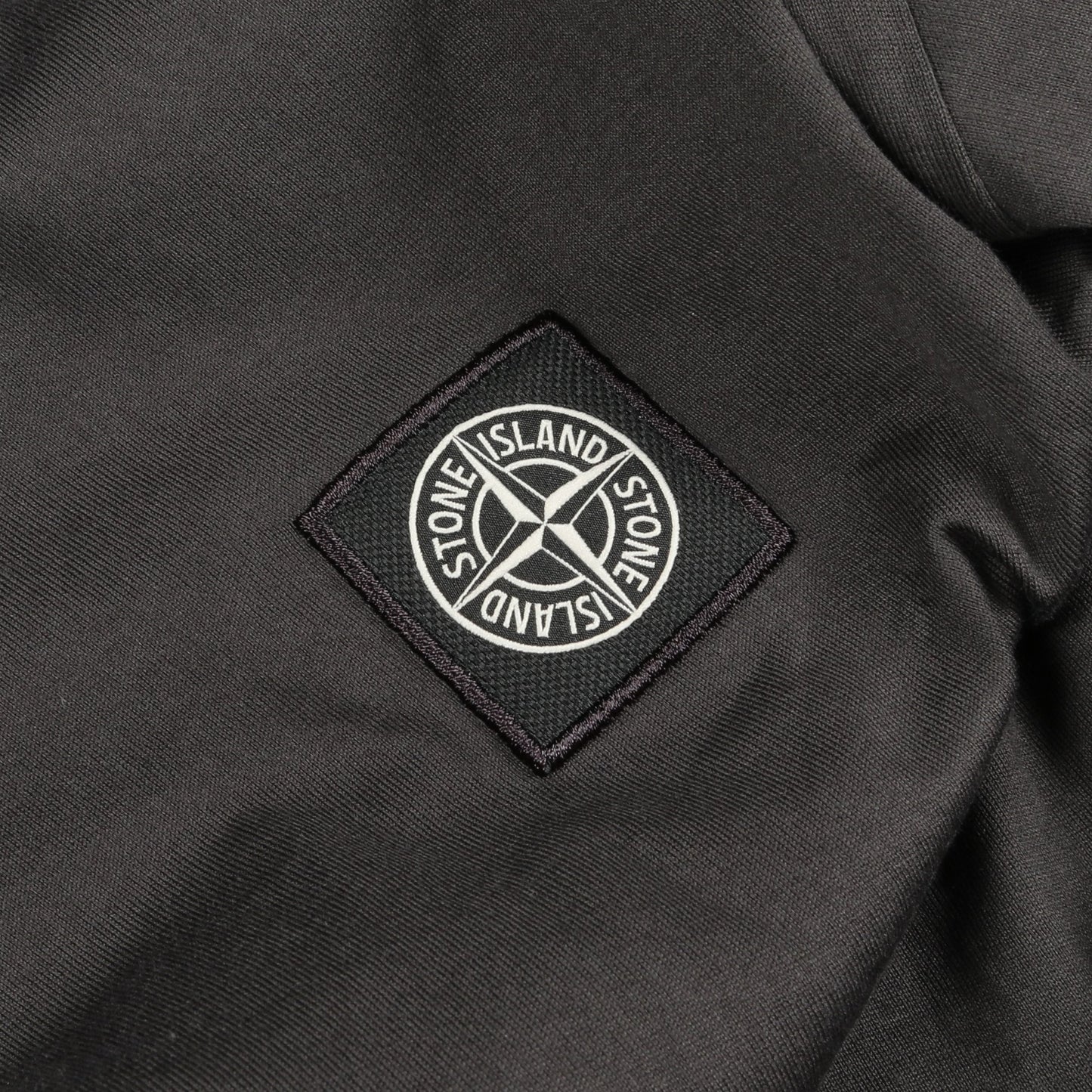 LOGO PATCH LONG SLEEVE T-SHIRT Tシャツ 長袖 コットン ブラック ストーンアイランド トップス Stone Island