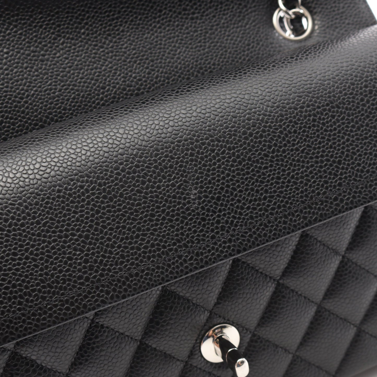 マトラッセ Wフラップ Wチェーンショルダーバッグ キャビアスキン ブラック シルバー金具 シャネル バッグ CHANEL