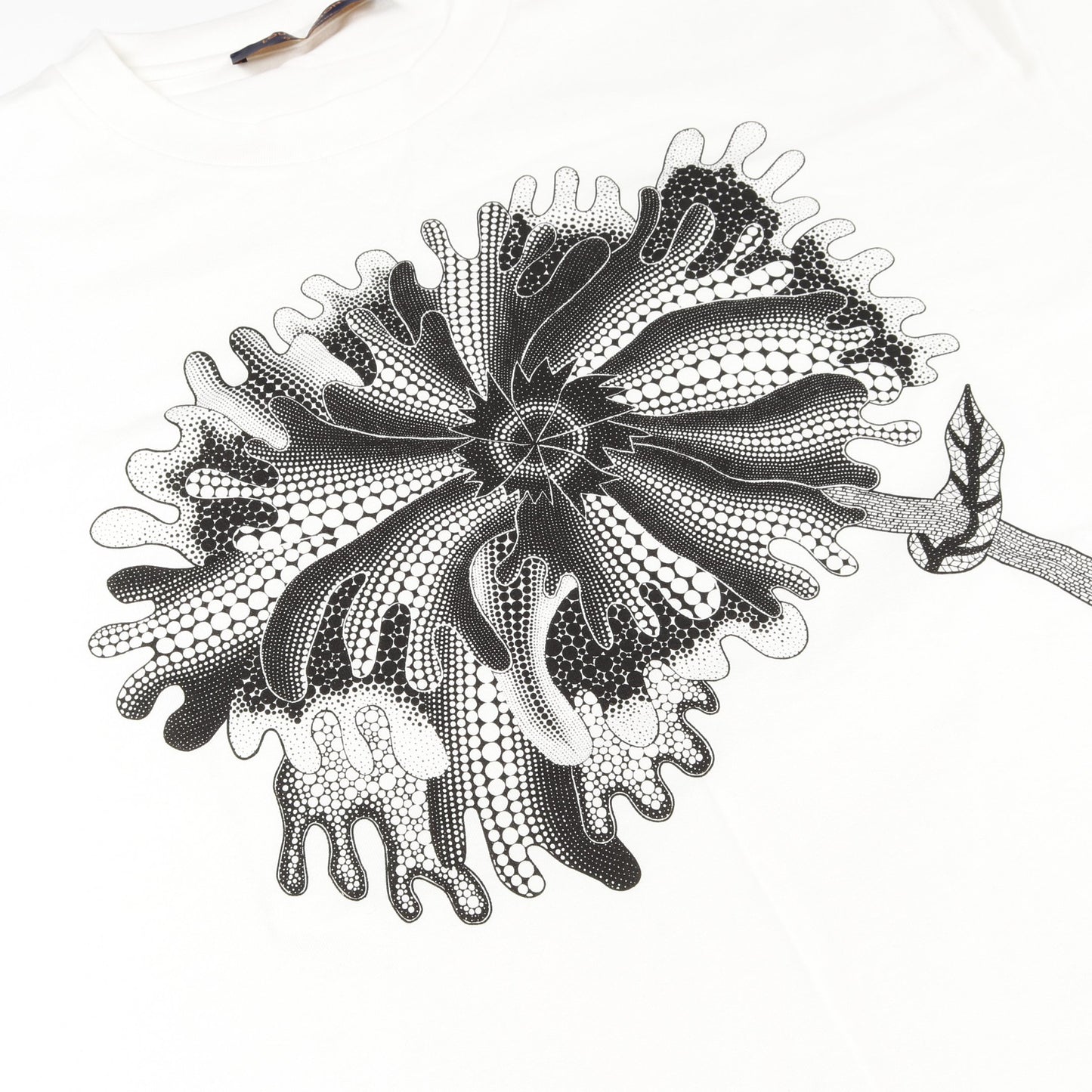 LOUIS VUITTON × yayoi kusama サイケデリックフラワー Tシャツ クルーネック 半袖 コットン ホワイト ブラック ルイヴィトン トップス LOUIS VUITTON