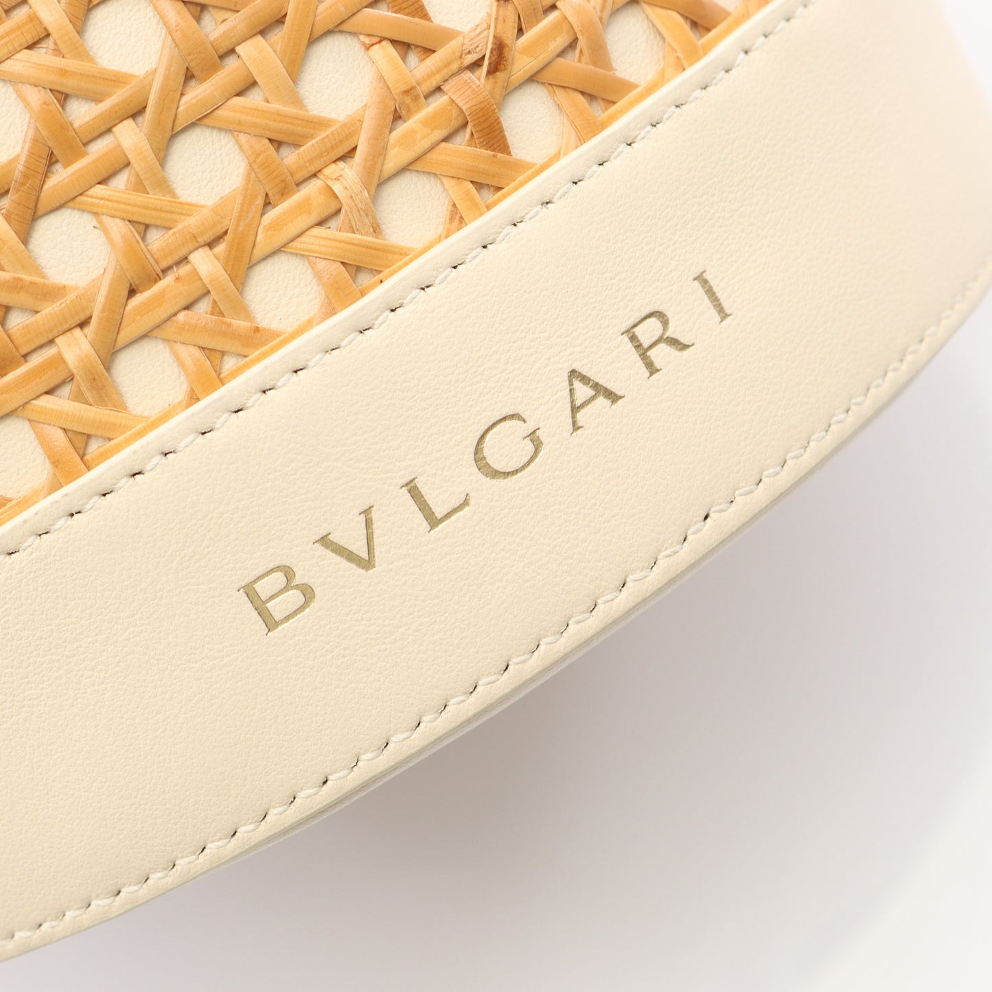 セルペンティ フォーエバー かごバッグ ショルダーバッグ レザー ストロー オフホワイト ベージュ ブルガリ バッグ BVLGARI