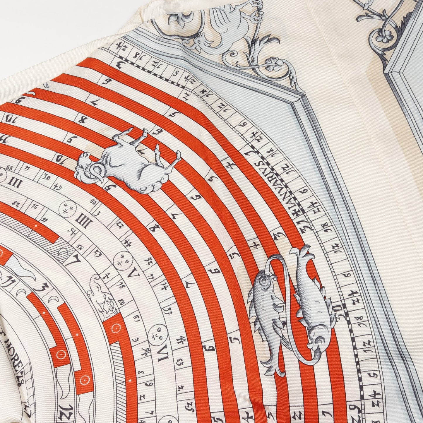 カットソー 総柄 シルク ライトベージュ オレンジ マルチカラー エルメス トップス HERMES