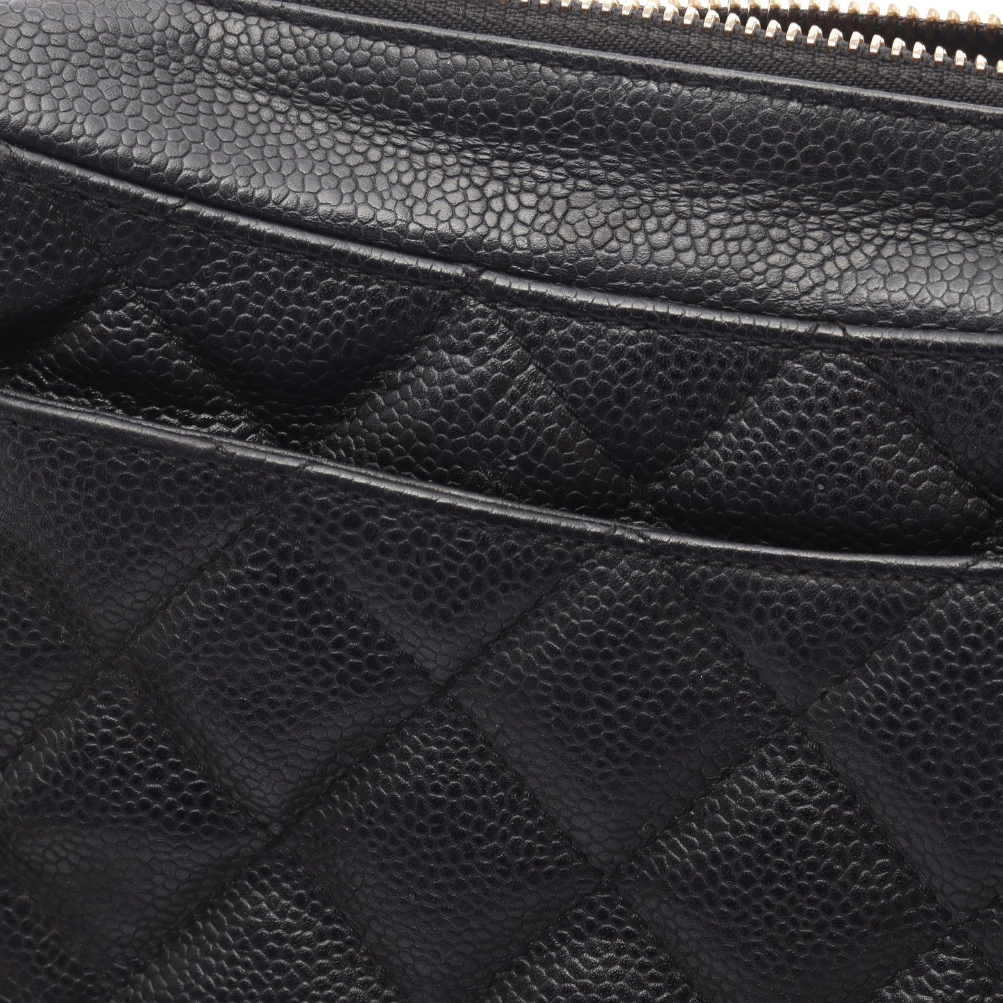 マトラッセ チェーンショルダーバッグ キャビアスキン ブラック ゴールド金具 シャネル バッグ CHANEL