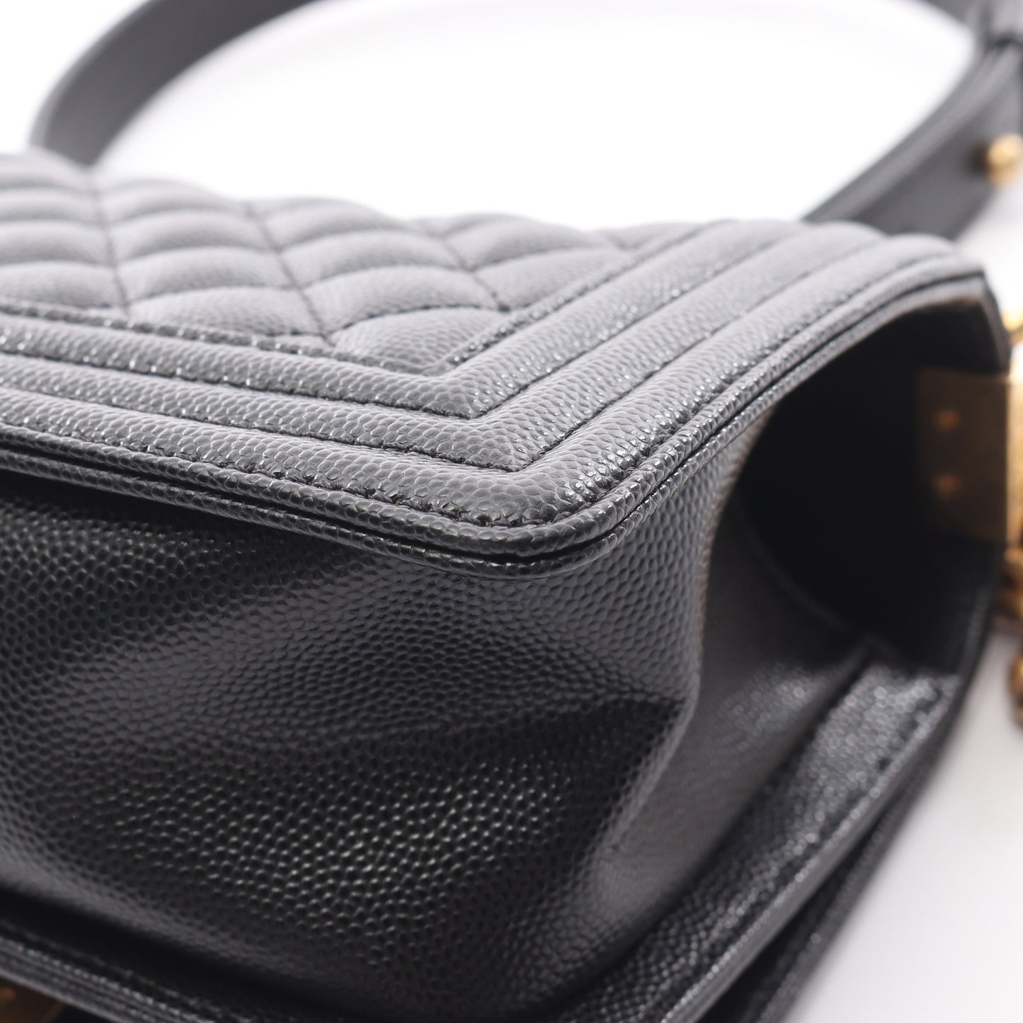 ボーイシャネル スモール チェーンショルダーバッグ キャビアスキン ブラック ゴールド金具 シャネル バッグ CHANEL