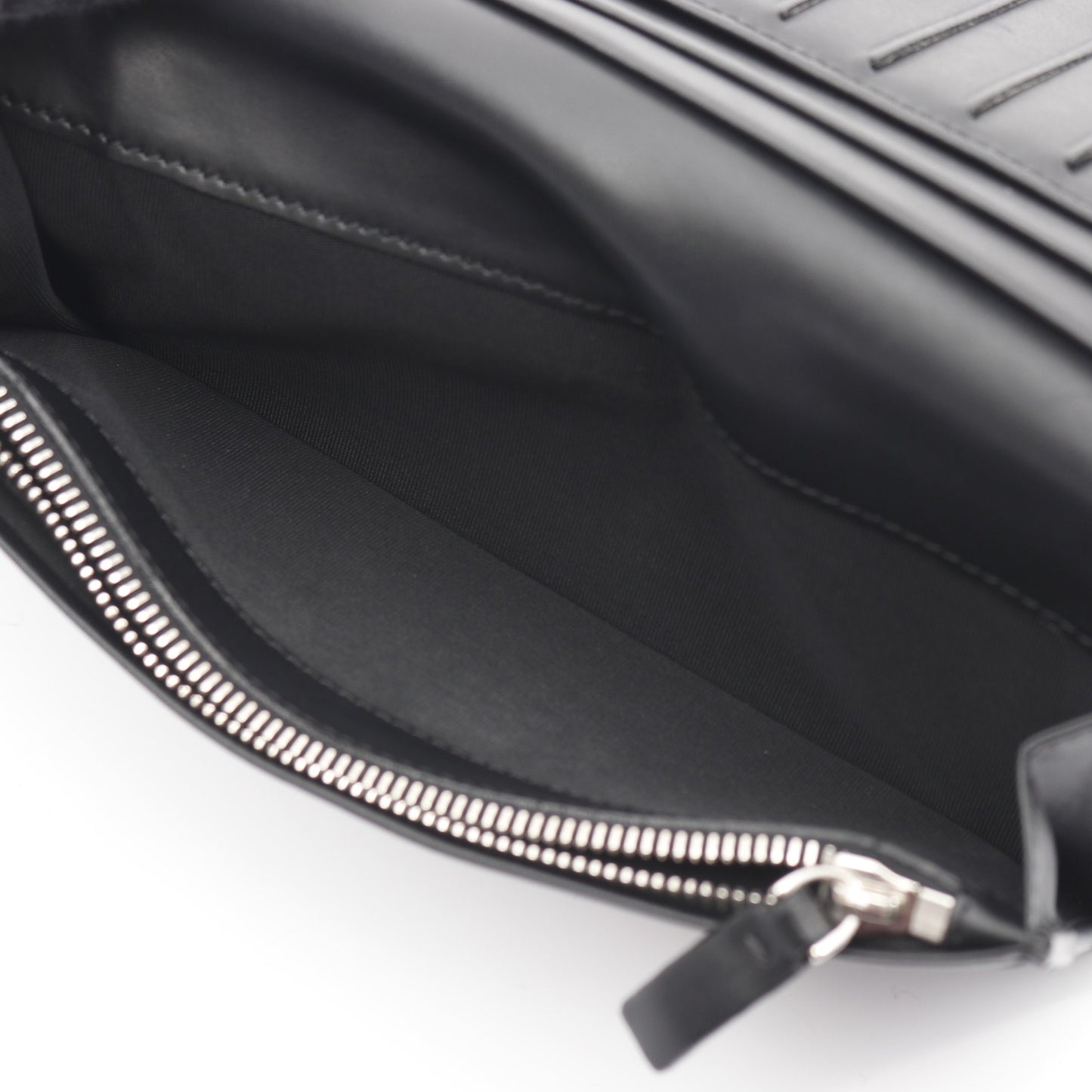 VLTNロゴ 二つ折り長財布 レザー ブラック レッド ヴァレンティノ 財布・小物 VALENTINO