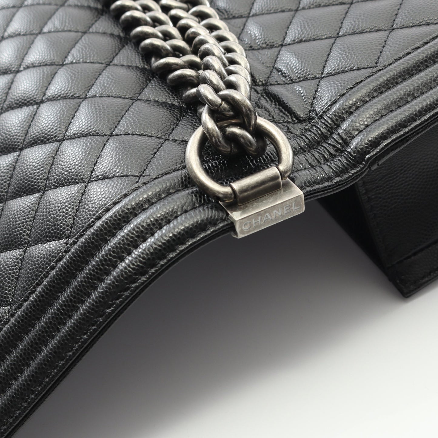 ボーイシャネル チェーンショルダーバッグ キャビアスキン ブラック アンティークシルバー金具 シャネル バッグ CHANEL