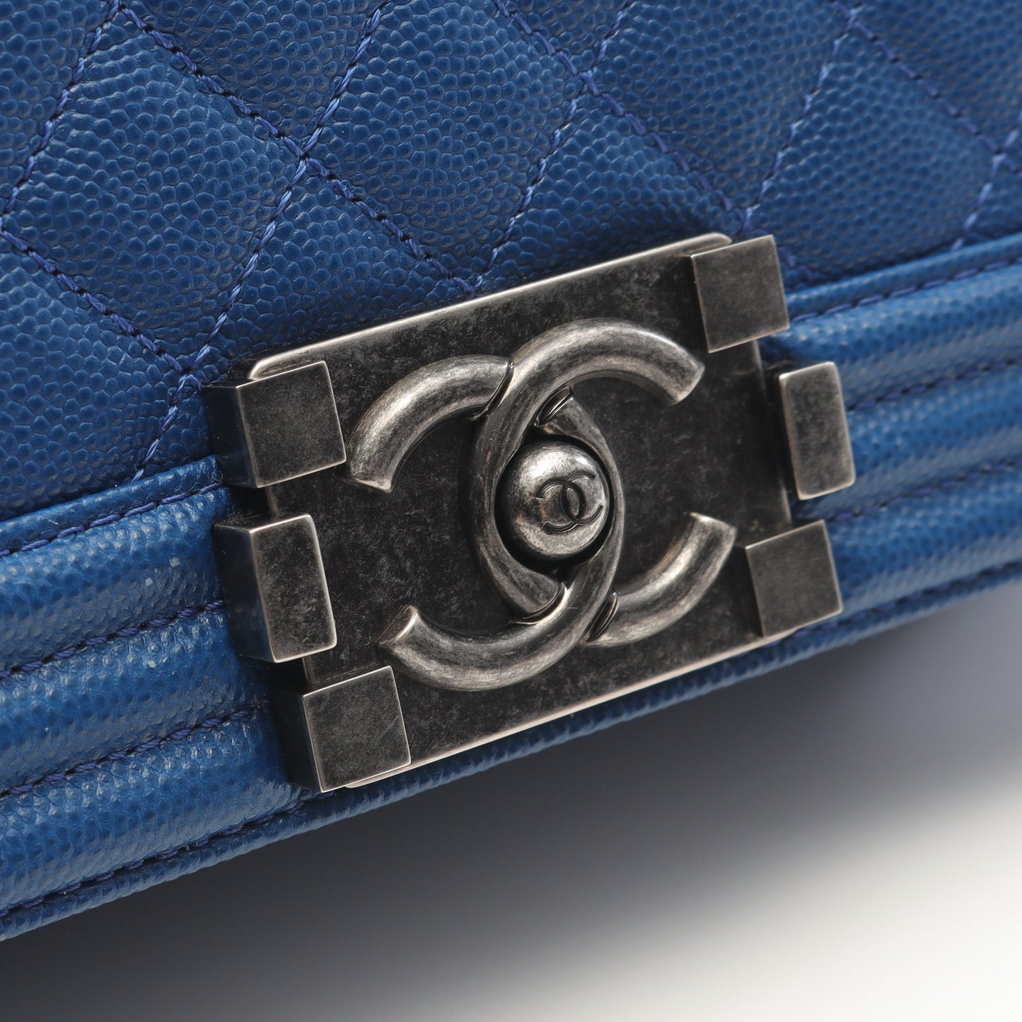 ボーイシャネル チェーンショルダーバッグ キャビアスキン ブルー アンティークシルバー金具 シャネル バッグ CHANEL