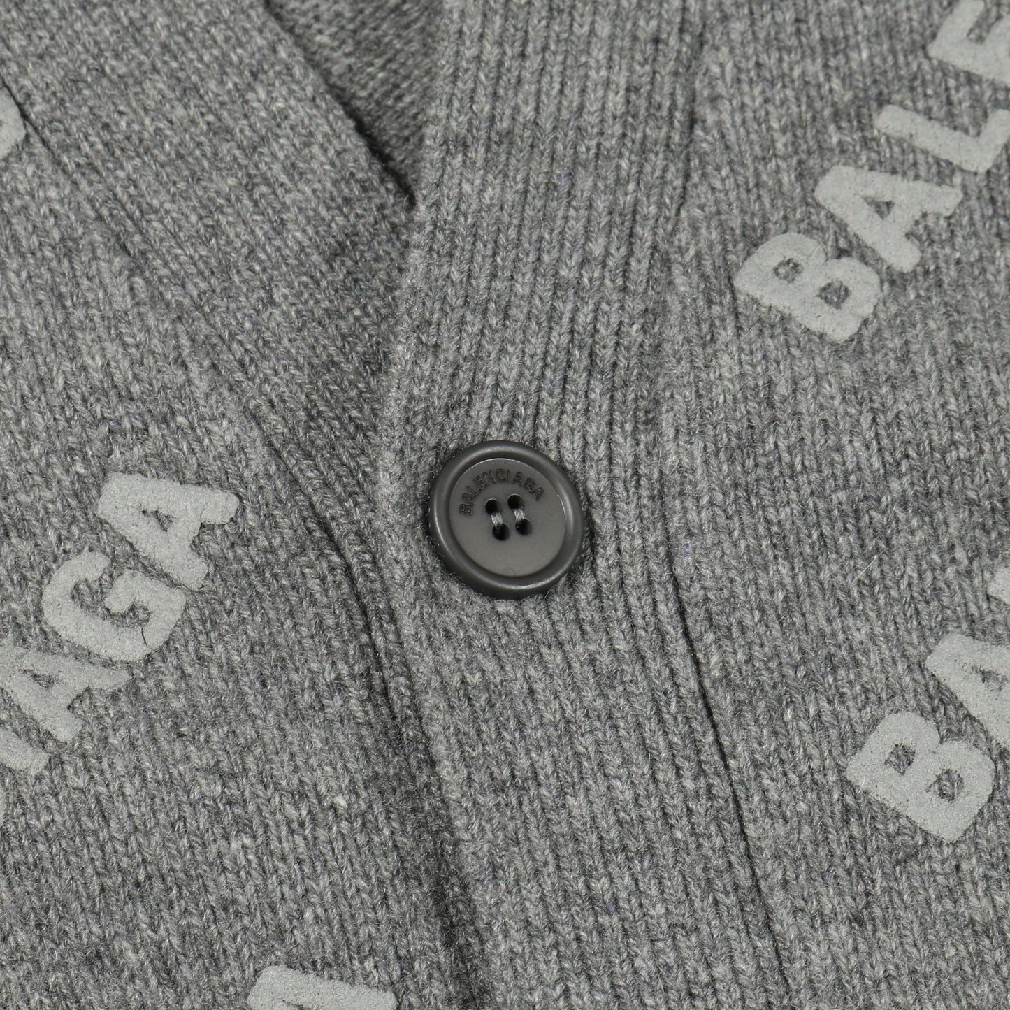 ニット カーディガン ロゴ 総柄 カシミヤ ウール グレー バレンシアガ トップス BALENCIAGA