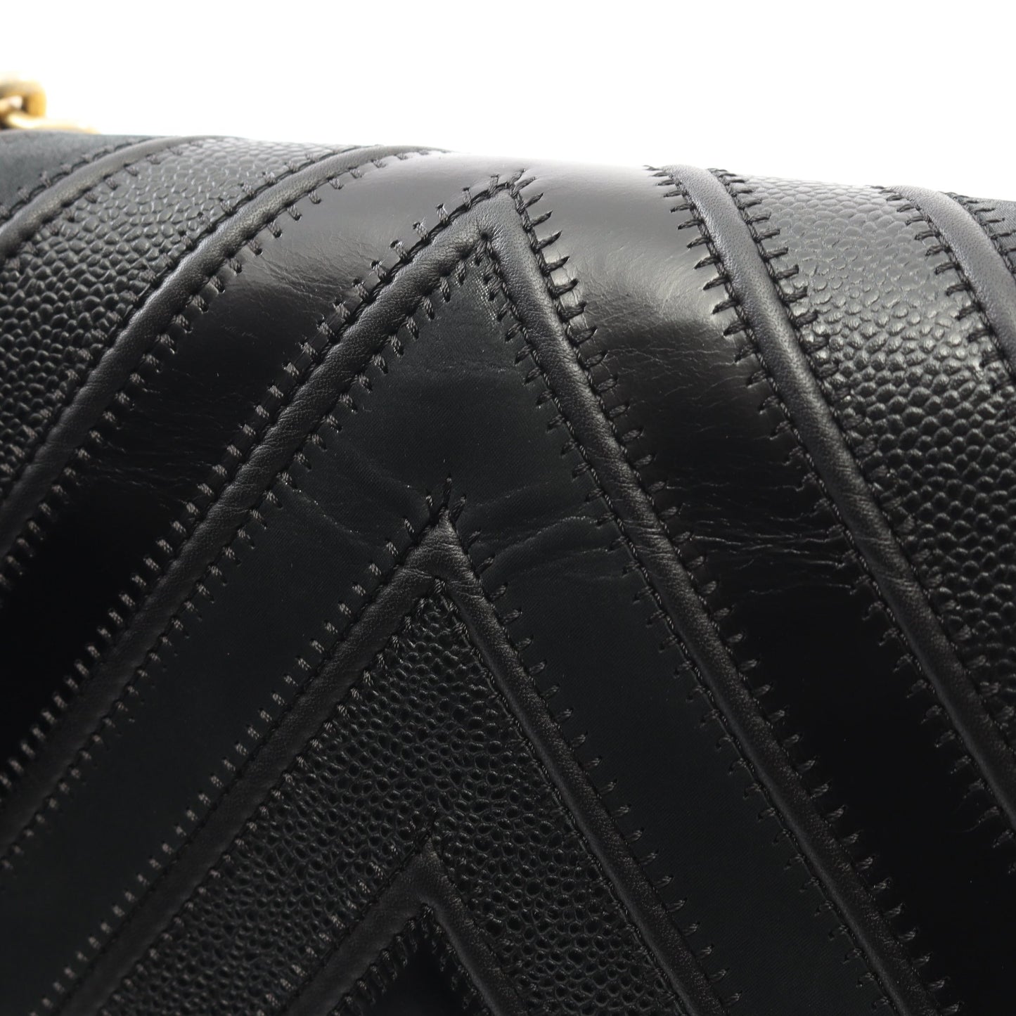 ボーイシャネル シェブロン Vステッチ チェーンショルダーバッグ レザー ブラック ゴールド金具 シャネル バッグ CHANEL