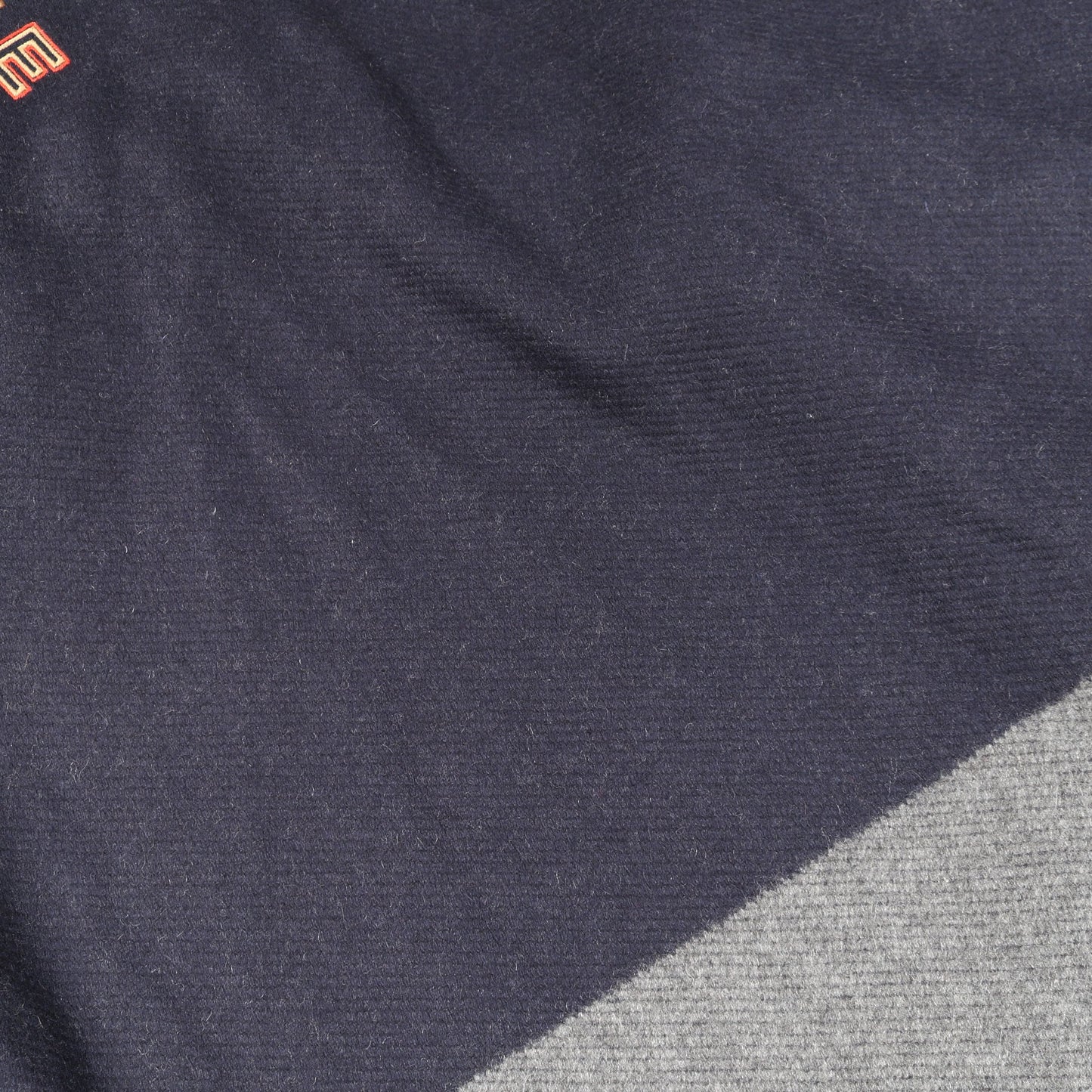 TAPIS DE SELLE ポンチョ カシミヤ ネイビー グレー エルメス アウター HERMES