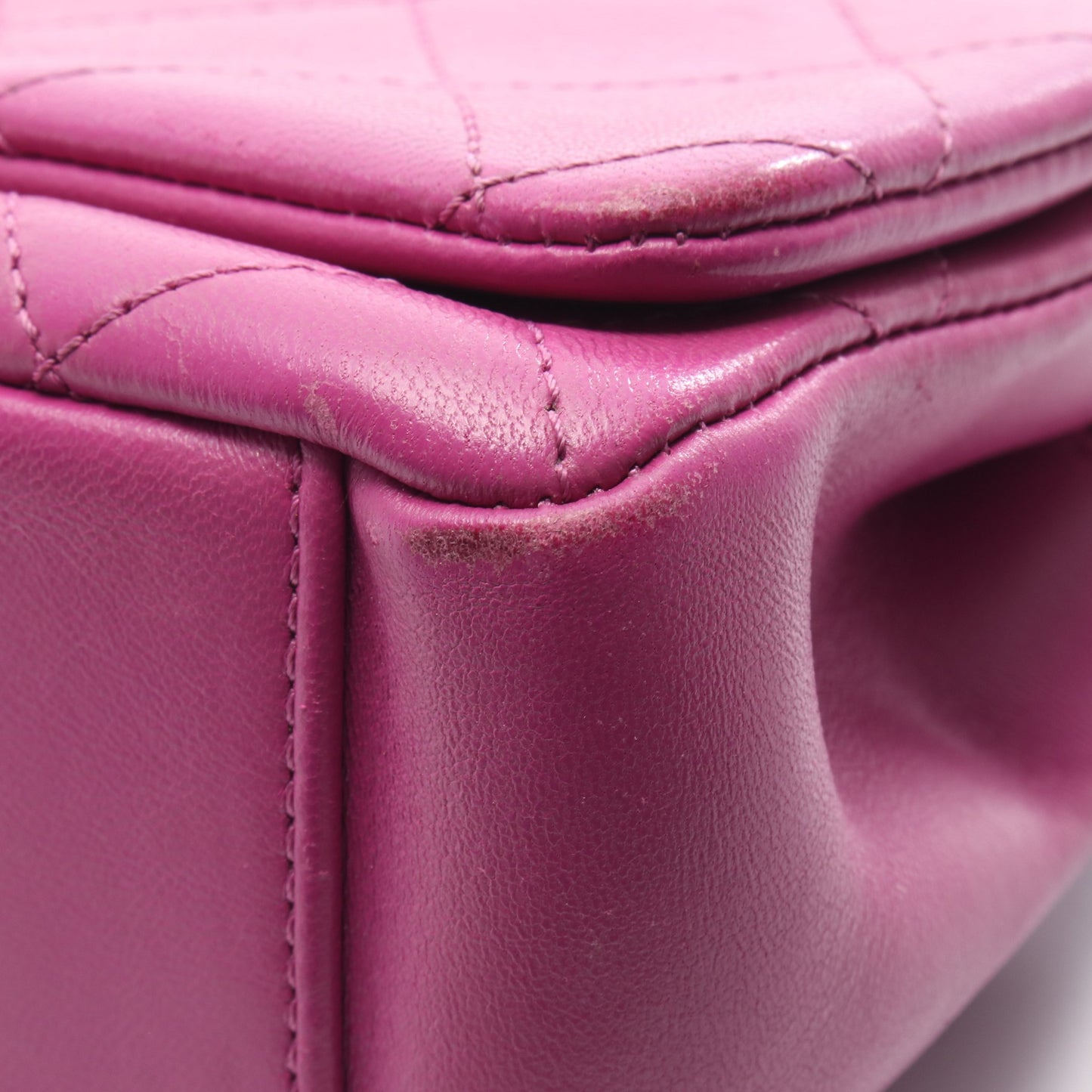 マトラッセ スモールフラップ チェーンショルダーバッグ レザー ピンクパープル ゴールド金具 シャネル バッグ CHANEL