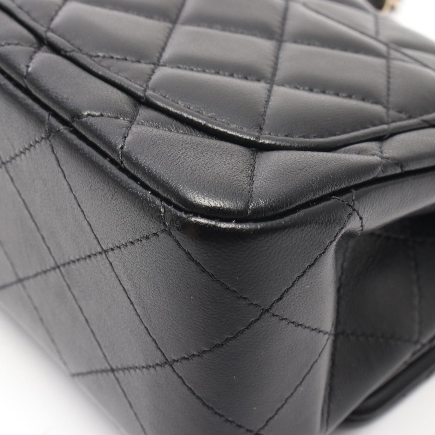 ミニマトラッセ チェーンショルダーバッグ ラムスキン ブラック ゴールド金具 シャネル バッグ CHANEL