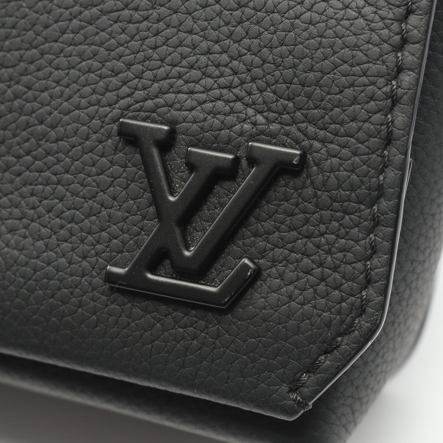 ファストライン ウェアラブル ウォレット LV アエログラム ショルダーバッグ レザー ブラック ルイヴィトン バッグ LOUIS VUITTON