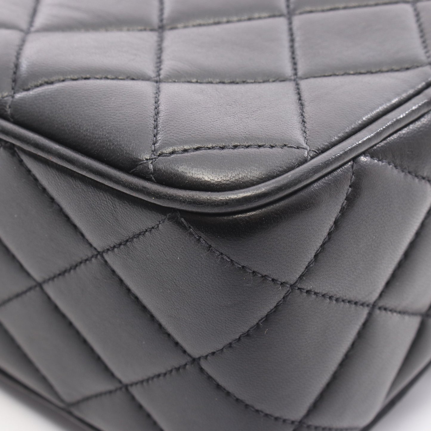 マトラッセ ダイアナフラップ チェーンショルダーバッグ ラムスキン ブラック ゴールド金具 シャネル バッグ CHANEL