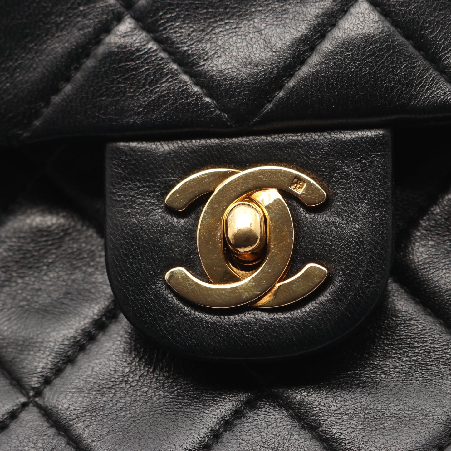 ミニマトラッセ20 チェーンショルダーバッグ ラムスキン ブラック ゴールド金具 シャネル バッグ CHANEL