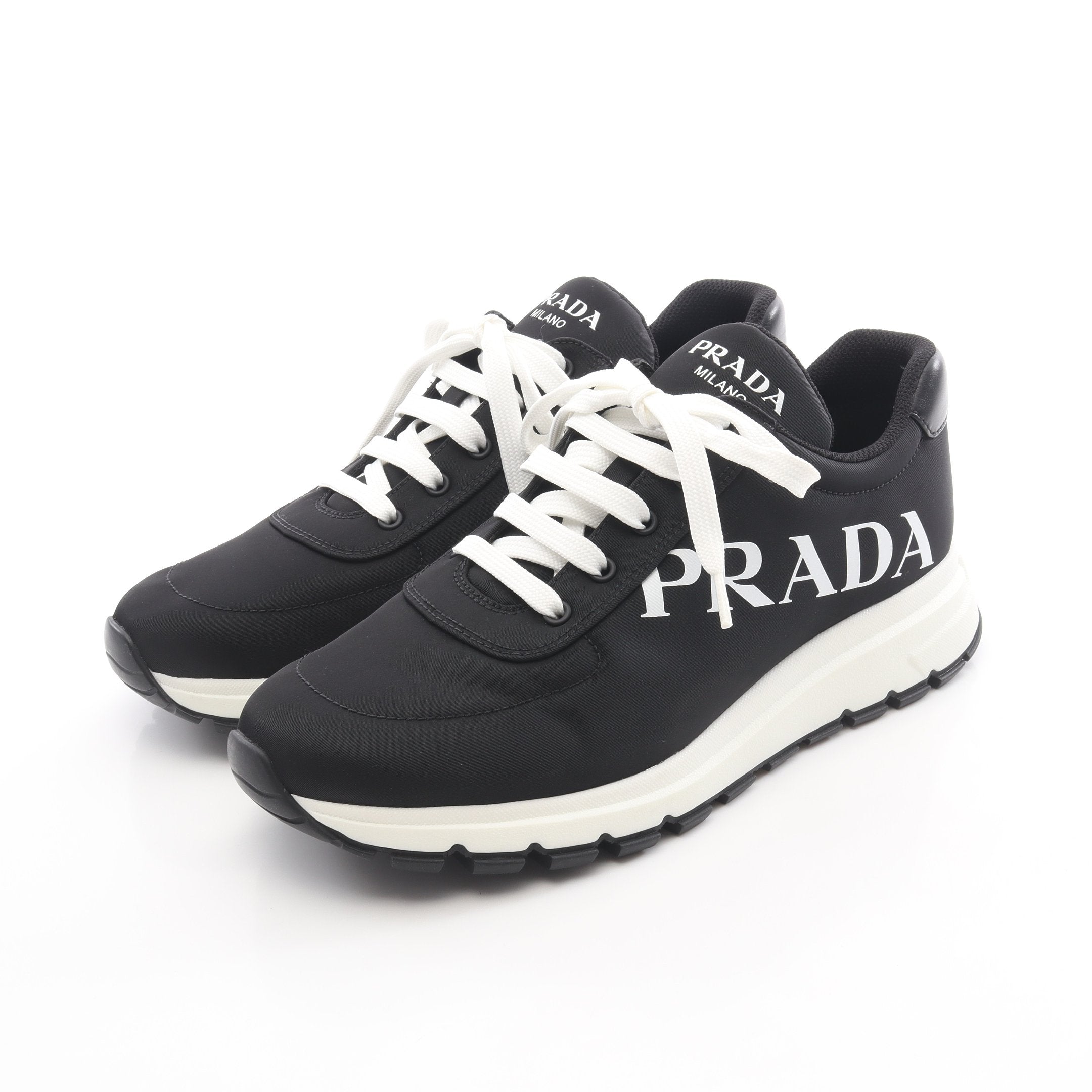 RE-NYLON ロゴ スニーカー ナイロン レザー ブラック ホワイト プラダ