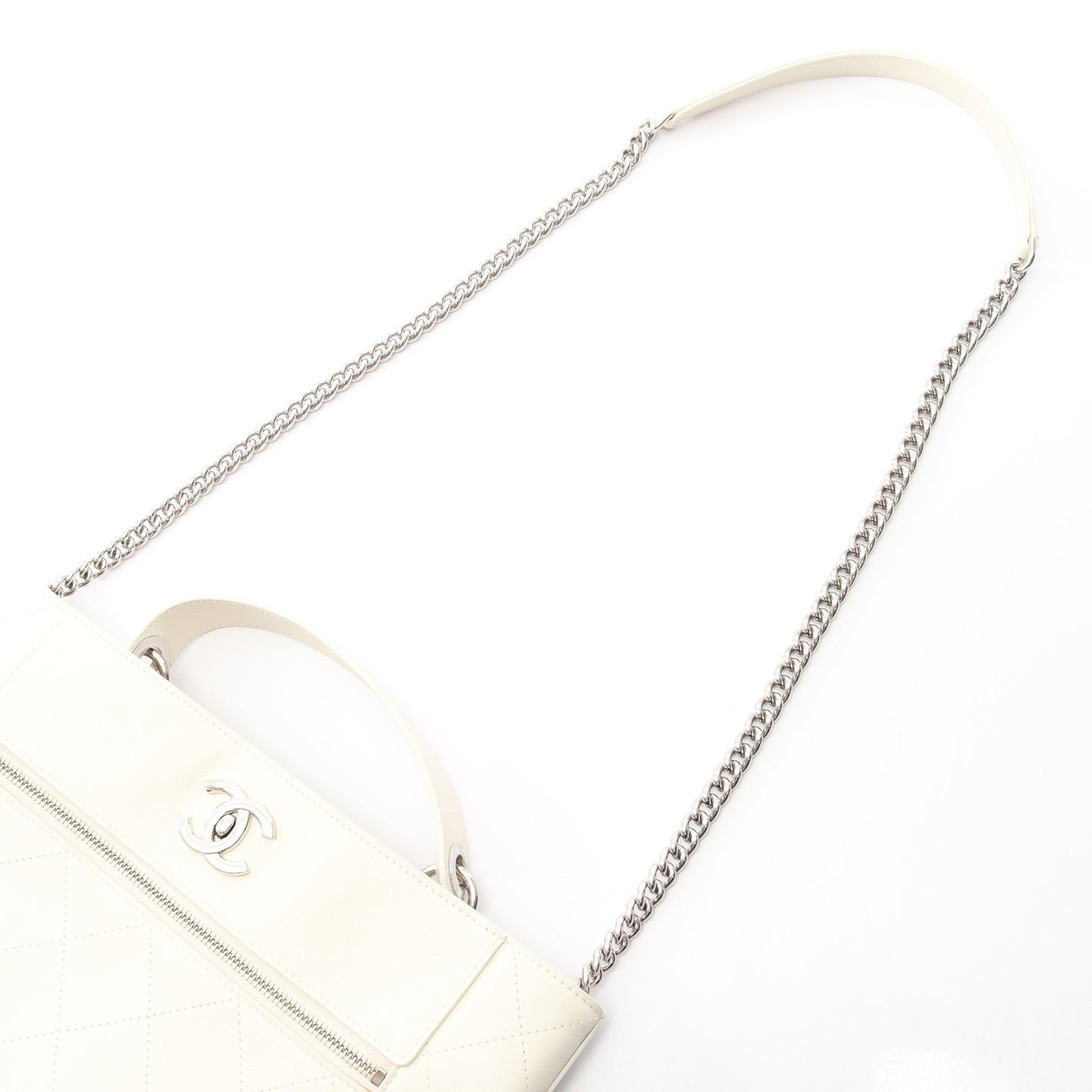 マトラッセ バケット チェーンショルダーバッグ ラムスキン オフホワイト シルバー金具 2WAY シャネル バッグ CHANEL