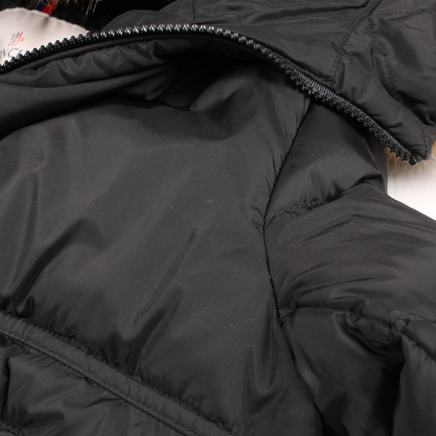 NEW BYRONF ダウンジャケット ナイロン ブラック キッズ フード付き モンクレール