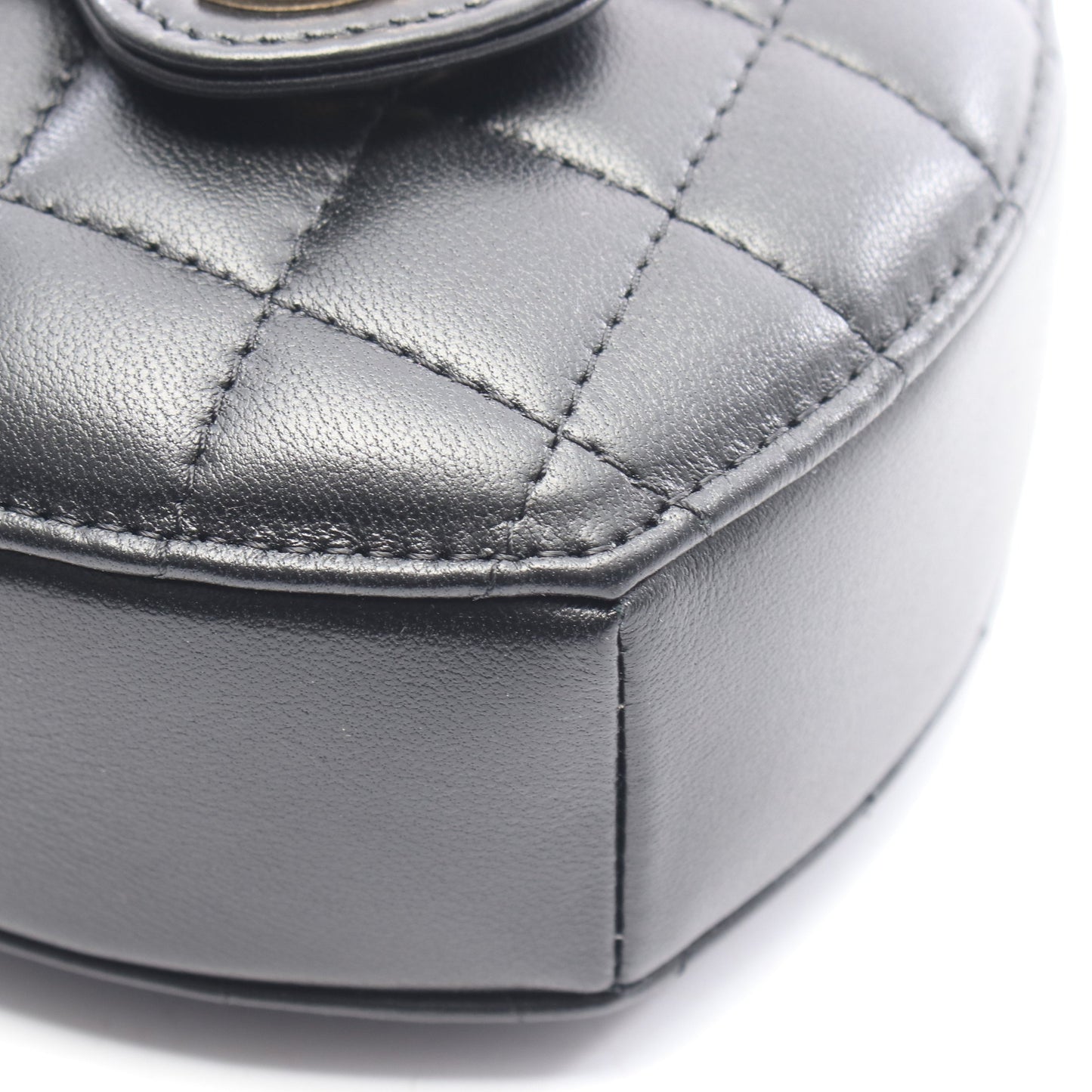 マトラッセ ハート チェーンショルダーバッグ ラムスキン ブラック ゴールド金具 シャネル バッグ CHANEL