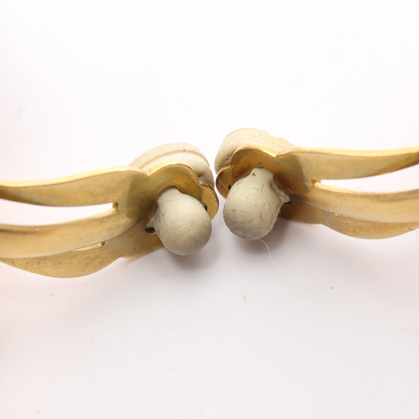 ココマーク ラウンド シェル イヤリング GP ゴールド ホワイト ブラック 95P シャネル