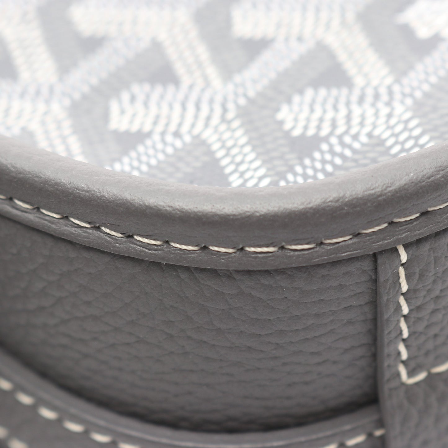 ベルヴェデーレPM ショルダーバッグ コーティングキャンバス レザー グレー ホワイト ゴヤール バッグ GOYARD