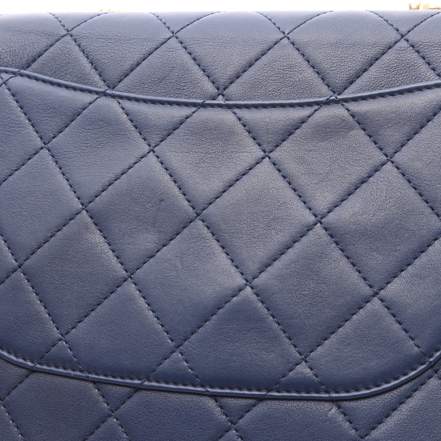 マトラッセ チェーンショルダーバッグ ラムスキン ダークブルー ゴールド金具 2WAY シャネル バッグ CHANEL