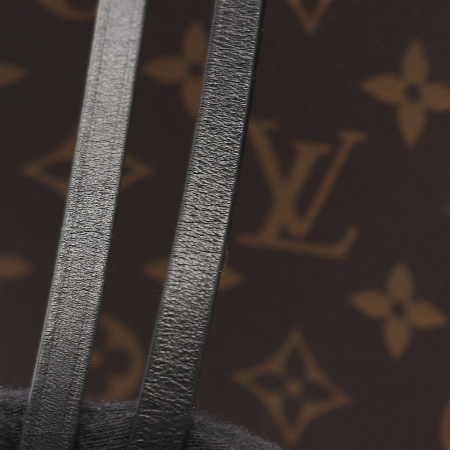 ネオノエ モノグラム ノワール ショルダーバッグ PVC レザー ブラウン ブラック ルイヴィトン バッグ LOUIS VUITTON