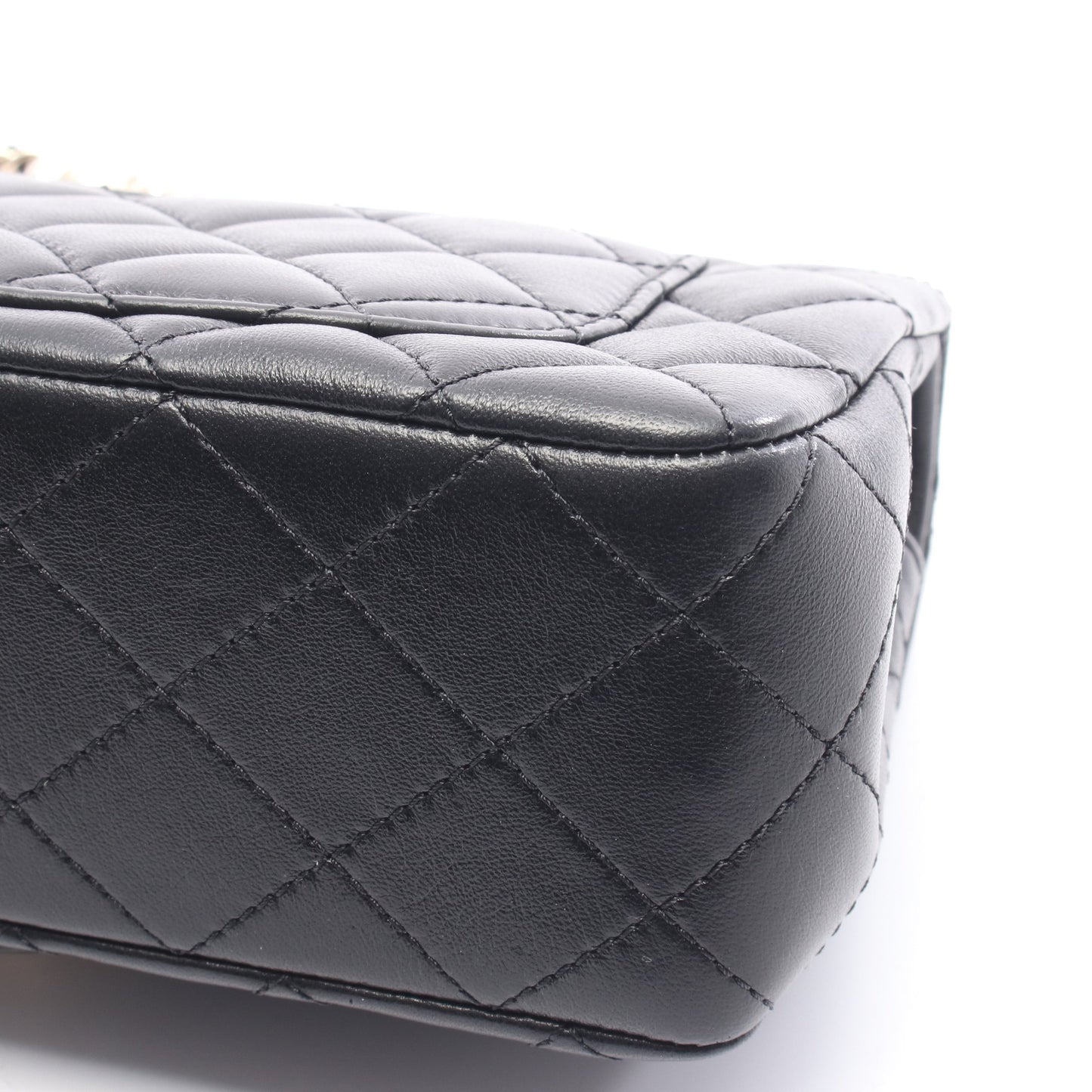 マトラッセ ミニ フラップバッグ チェーンショルダーバッグ ラムスキン ブラック ゴールド金具 シャネル バッグ CHANEL