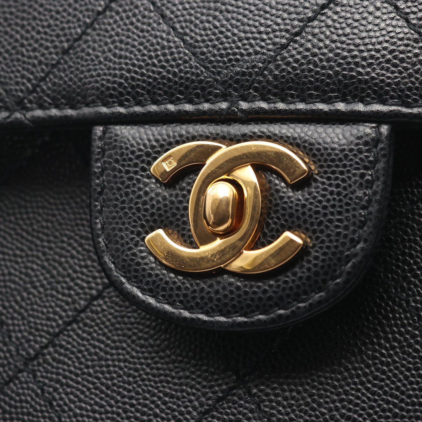 マトラッセ ショルダーバッグ キャビアスキン ブラック ゴールド金具 シャネル