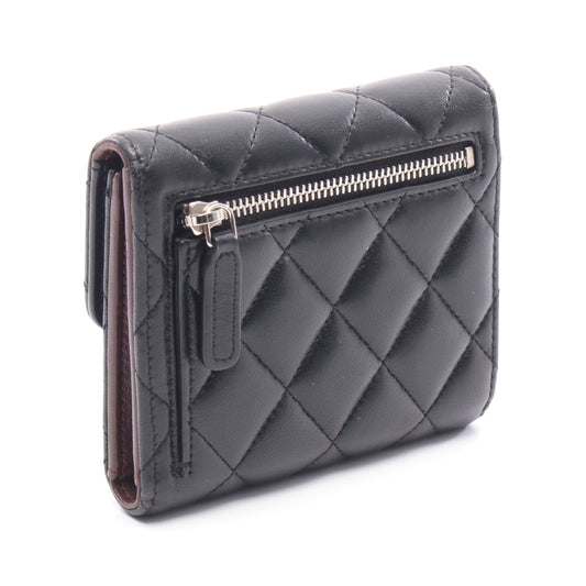 クラシック スモール フラップ ウォレット 三つ折り財布 ラムスキン ブラック ゴールド金具 シャネル