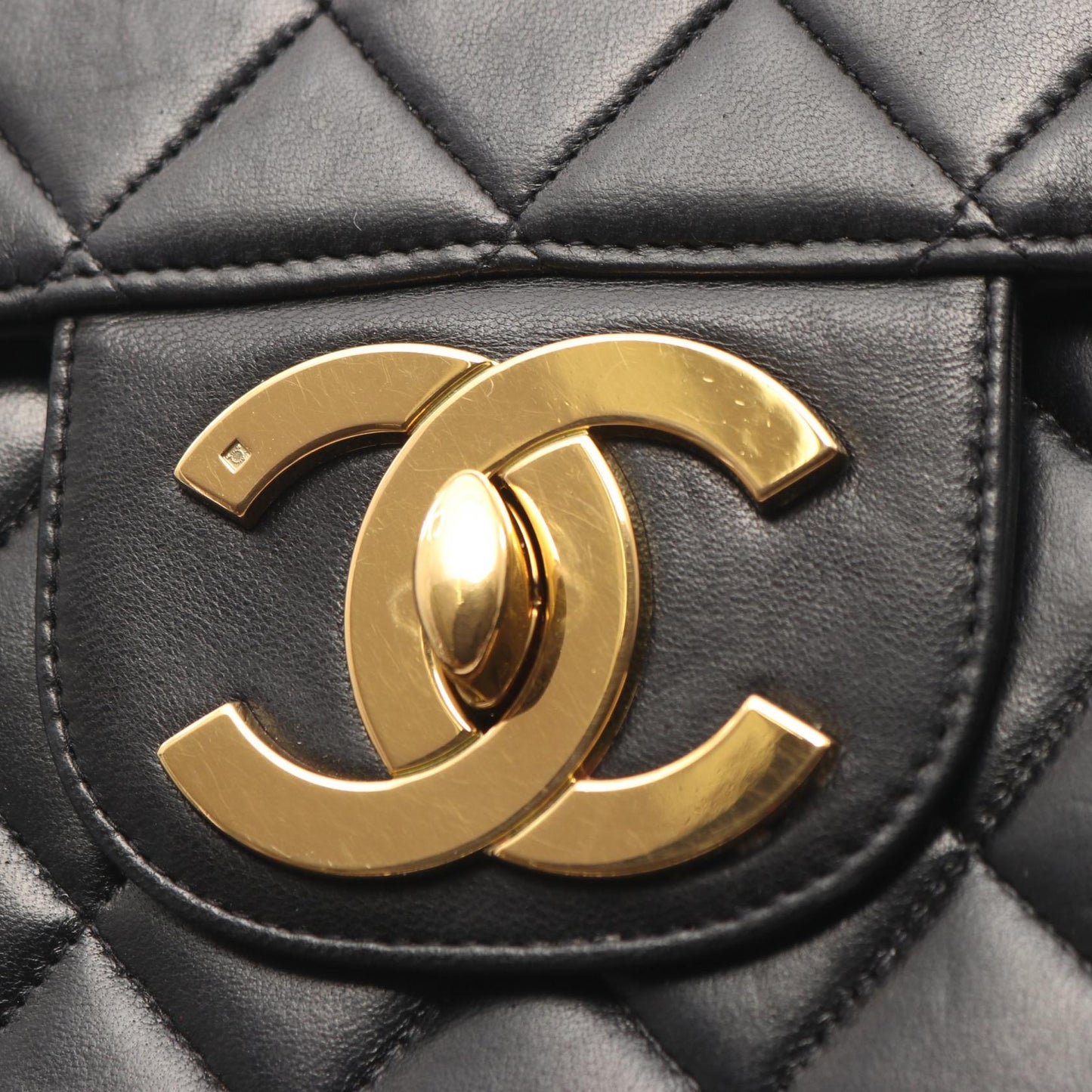 デカマトラッセ30 シングルフラップ Wチェーンショルダーバッグ ラムスキン ブラック ゴールド金具 シャネル バッグ CHANEL