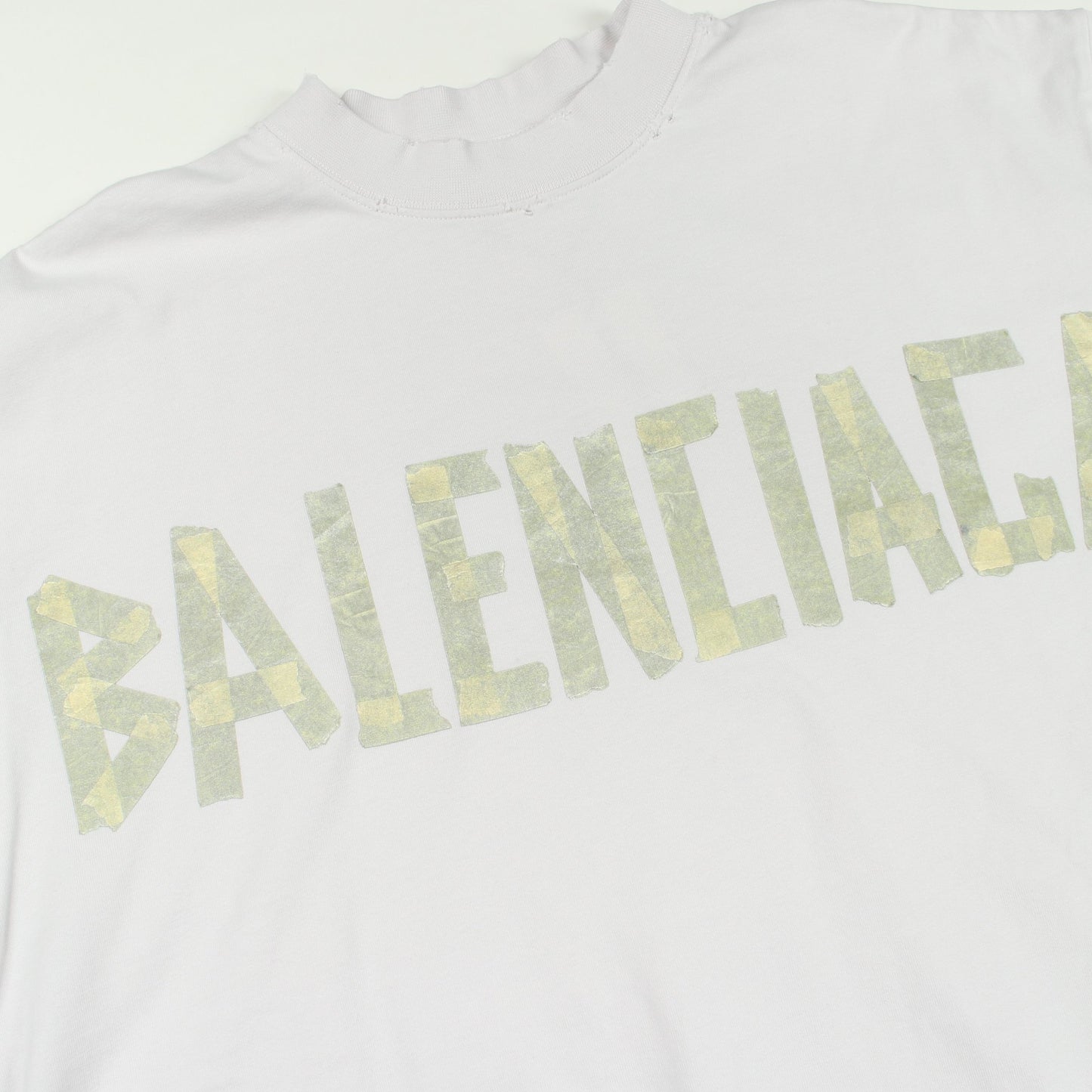 TAPE TYPE BBロゴ 半袖Tシャツ クルーネック コットン オフホワイト ダメージ加工 バレンシアガ トップス BALENCIAGA
