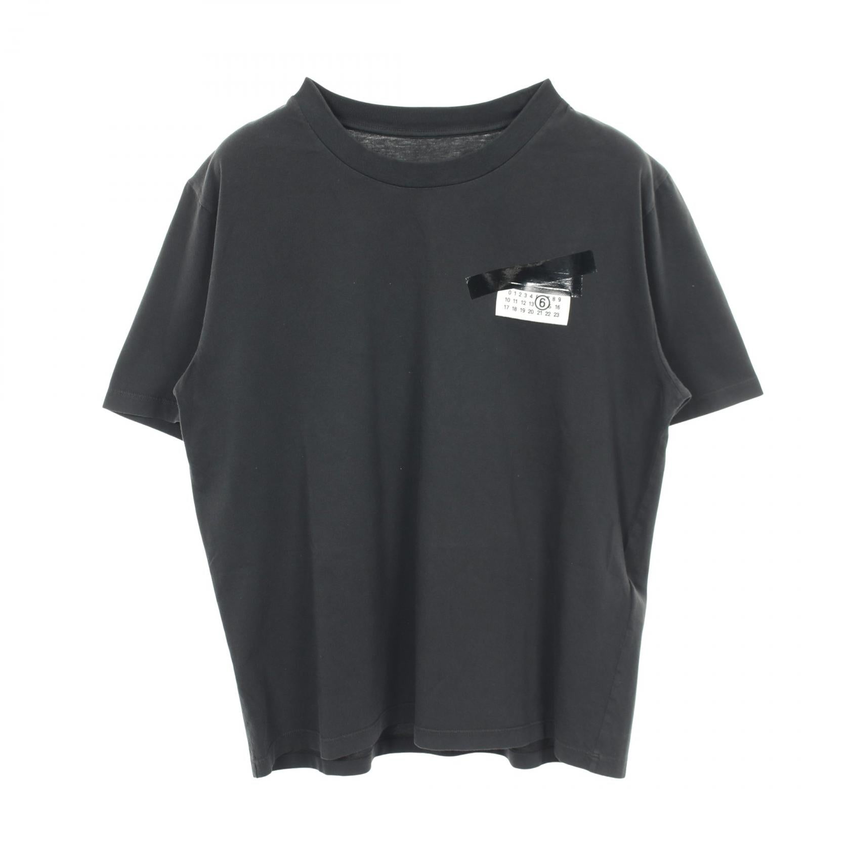 MM6 エムエムシックス 半袖Tシャツ テープドラベル MM6 エムエムシックス メゾンマルジェラ Tシャツ S62GD0210 M20115