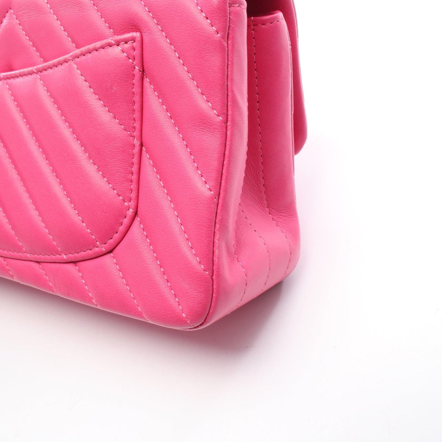 シェブロン Vステッチ ミニ 20 チェーンショルダーバッグ レザー ピンク ゴールド金具 シャネル バッグ CHANEL