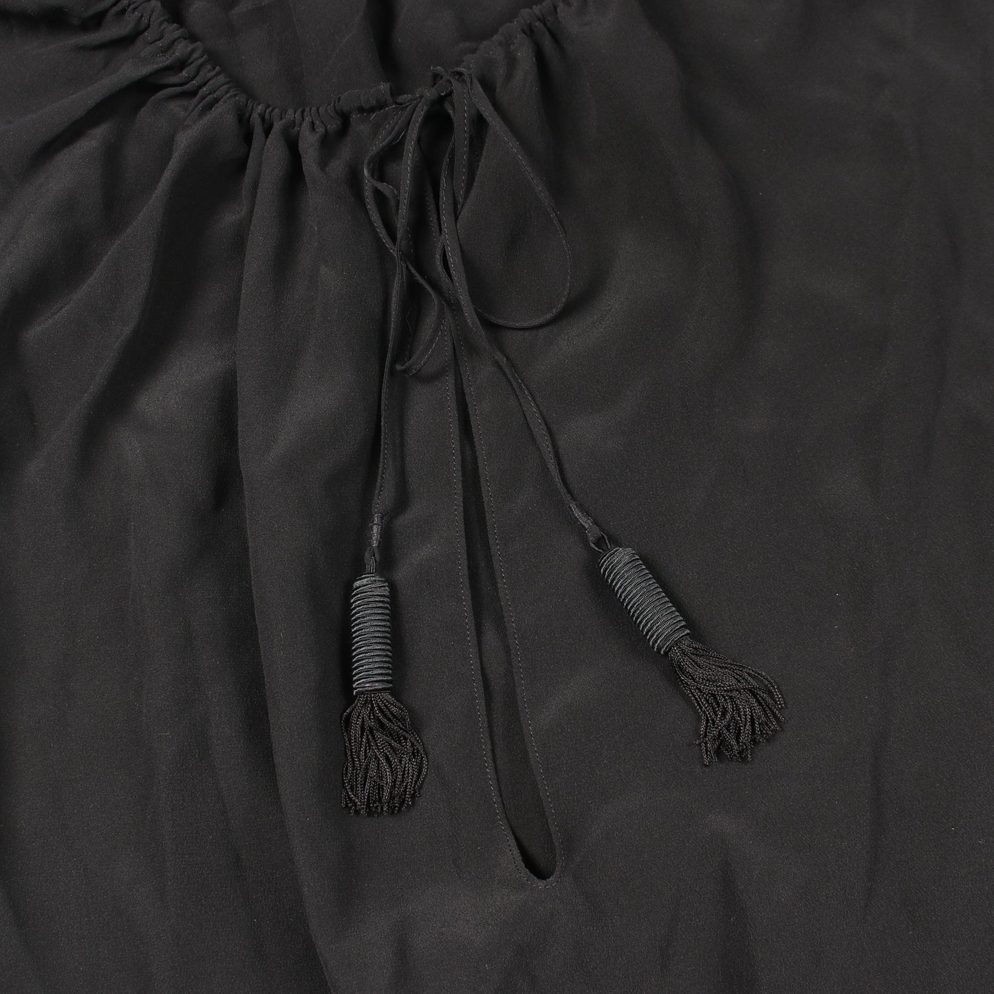 タッセル Vネック ブラウス シルク ブラック サンローランパリ トップス SAINT LAURENT PARIS