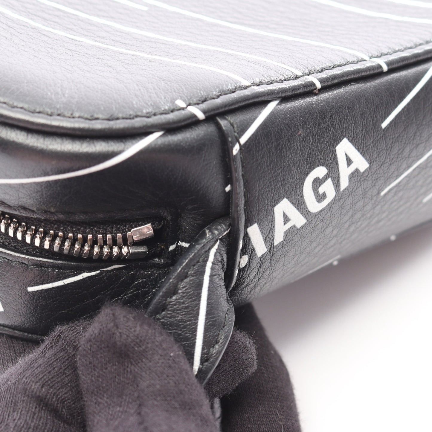 EVERYDAY CAMERA BAG S エブリデイ カメラ バッグ S ショルダーバッグ レザー ブラック ホワイト バレンシアガ バッグ BALENCIAGA