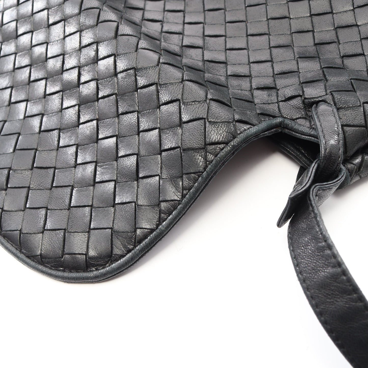 イントレチャート ショルダーバッグ レザー ブラック ボッテガヴェネタ バッグ BOTTEGA VENETA