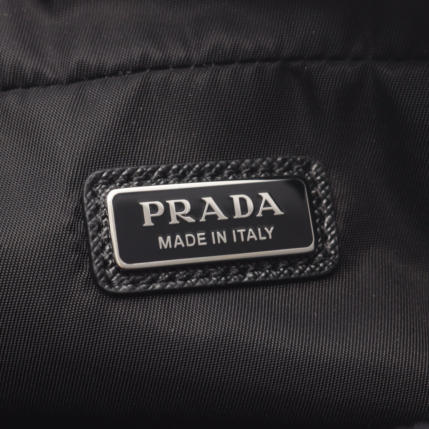 トライアングルロゴ ポーチ ナイロン サフィアーノレザー ブラック プラダ 財布・小物 PRADA