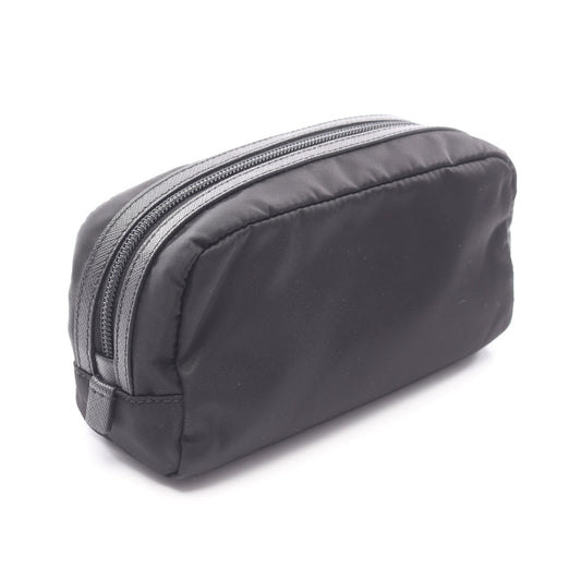 トライアングルロゴ ポーチ ナイロン サフィアーノレザー ブラック プラダ