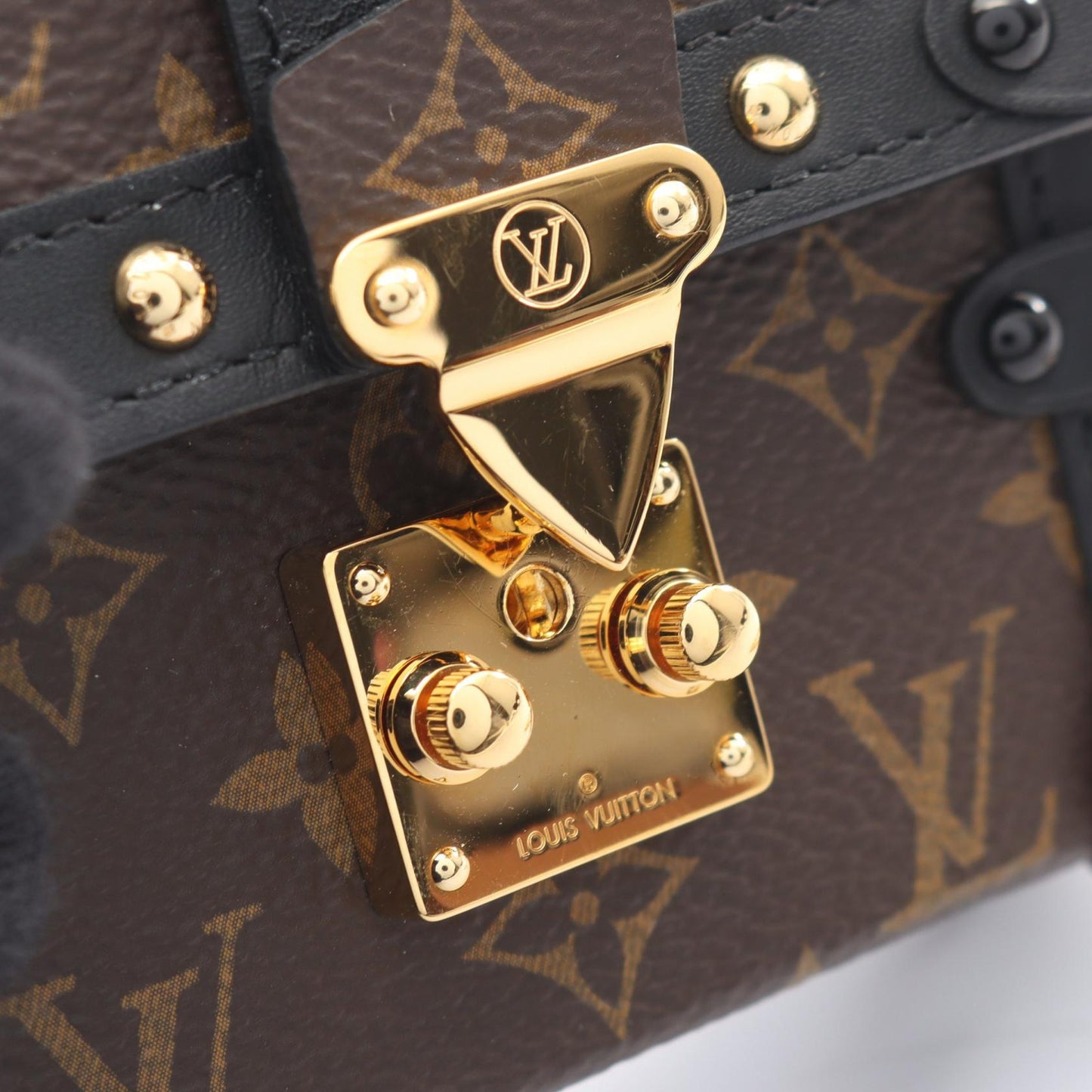 エッセンシャル トランク モノグラム チェーンショルダーバッグ PVC ブラウン ルイヴィトン バッグ LOUIS VUITTON