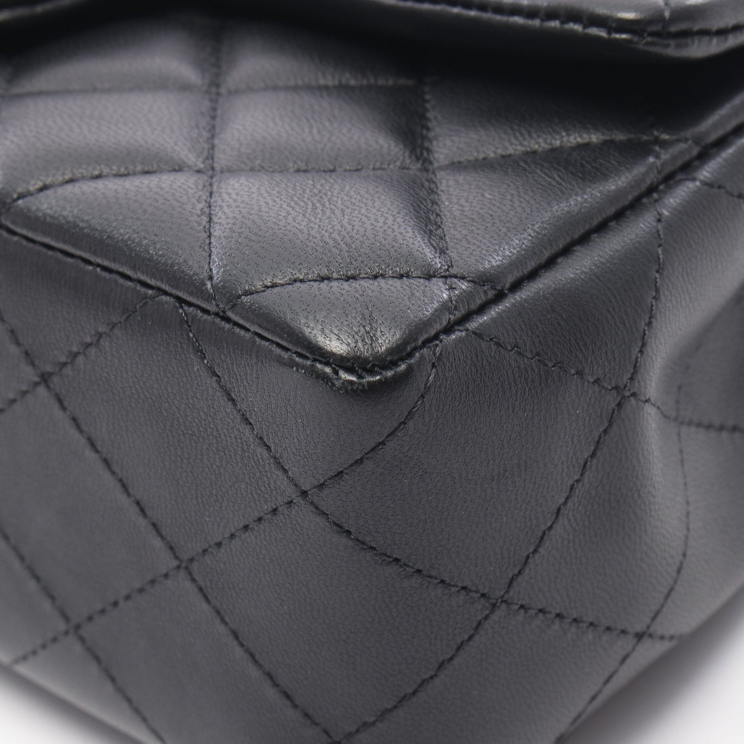 ミニマトラッセ20 チェーンショルダーバッグ ラムスキン ブラック ゴールド金具 シャネル バッグ CHANEL