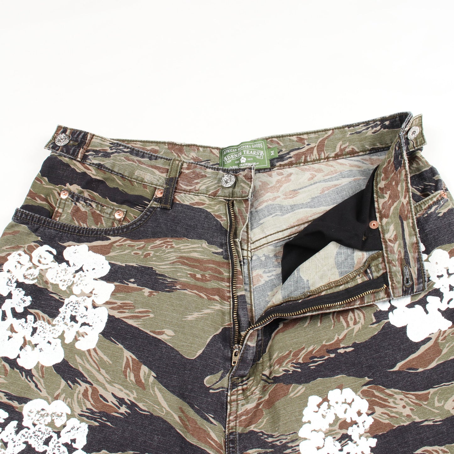 TIGER CAMO COTTON WREATH SHORT タイガーカモ ショート パンツ コットン カーキグリーン マルチカラー デニムティアーズ ボトムス Denim Tears