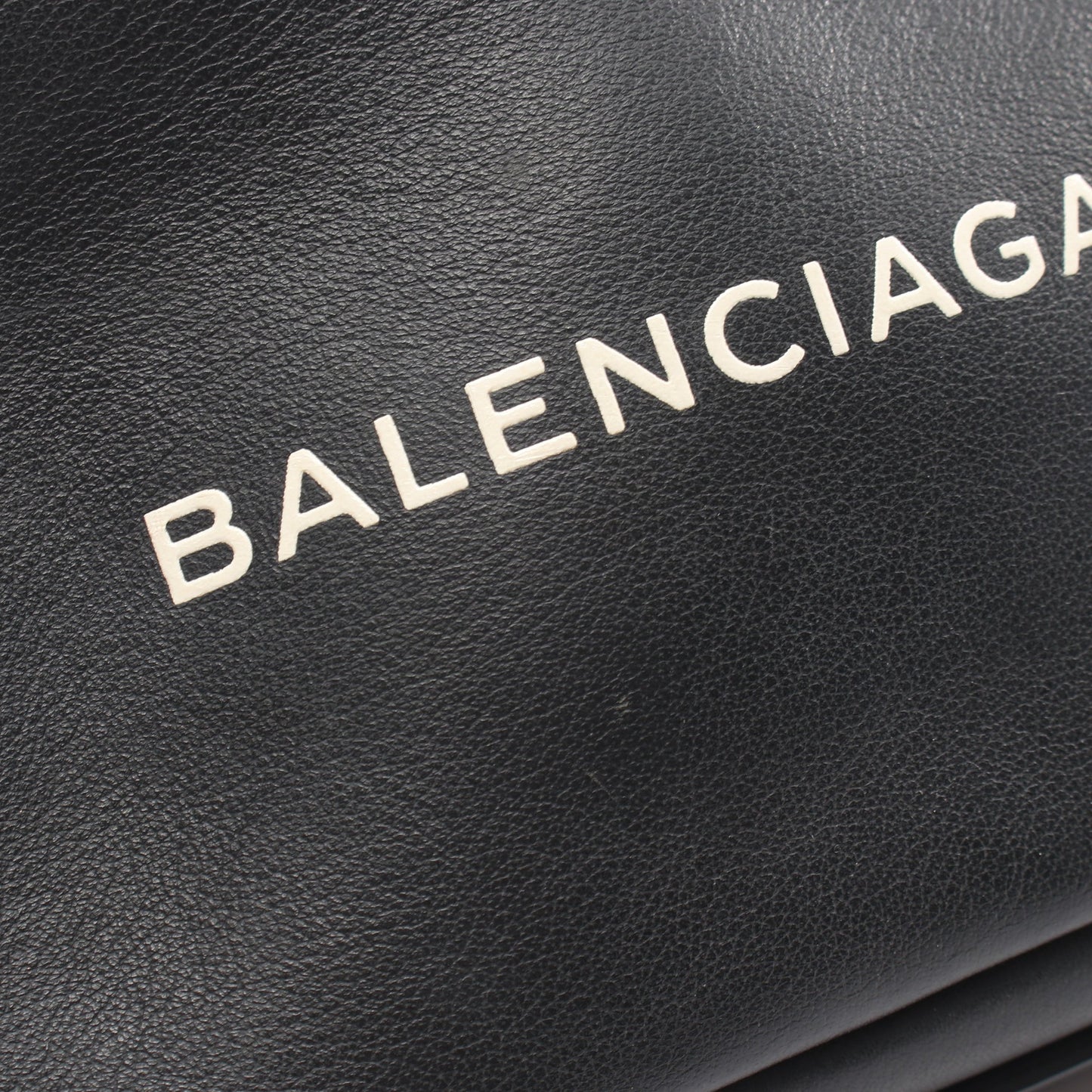EVERYDAY CAMERA BAG XS エブリデイ カメラバッグ ショルダーバッグ レザー ブラック バレンシアガ バッグ BALENCIAGA
