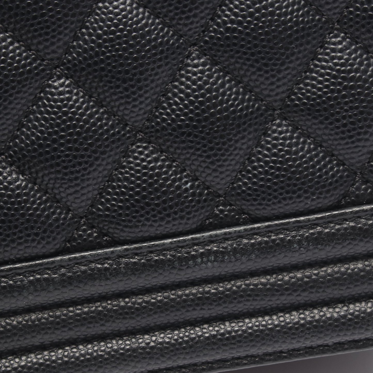 ボーイシャネル スモール チェーンショルダーバッグ キャビアスキン ブラック シルバー金具 シャネル バッグ CHANEL