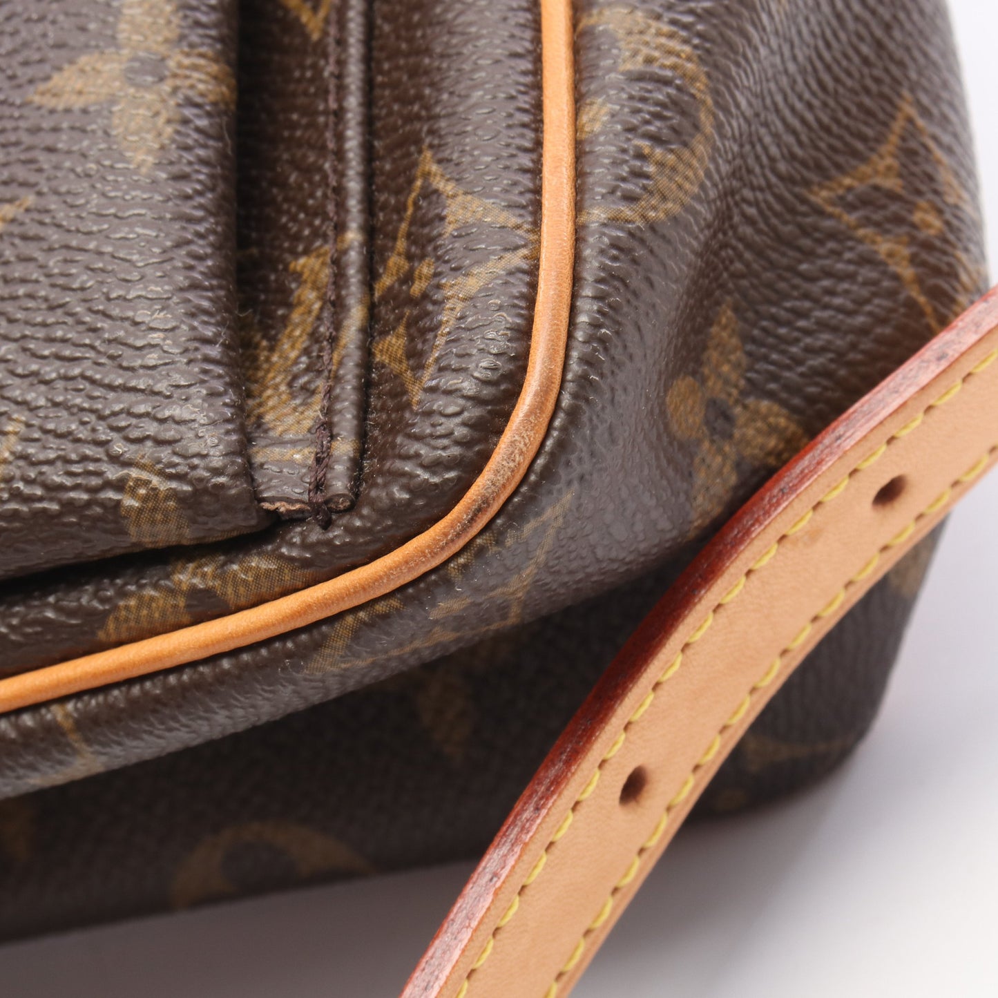 ヴィバシテPM モノグラム ショルダーバッグ PVC レザー ブラウン ルイヴィトン バッグ LOUIS VUITTON