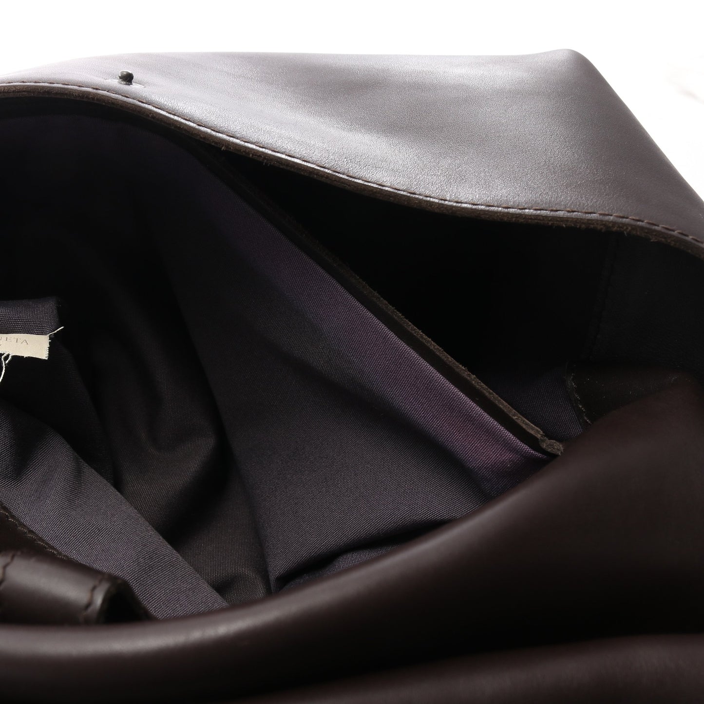 イントレチャート メッセンジャーバッグ ショルダーバッグ レザー ダークブラウン ボッテガヴェネタ バッグ BOTTEGA VENETA