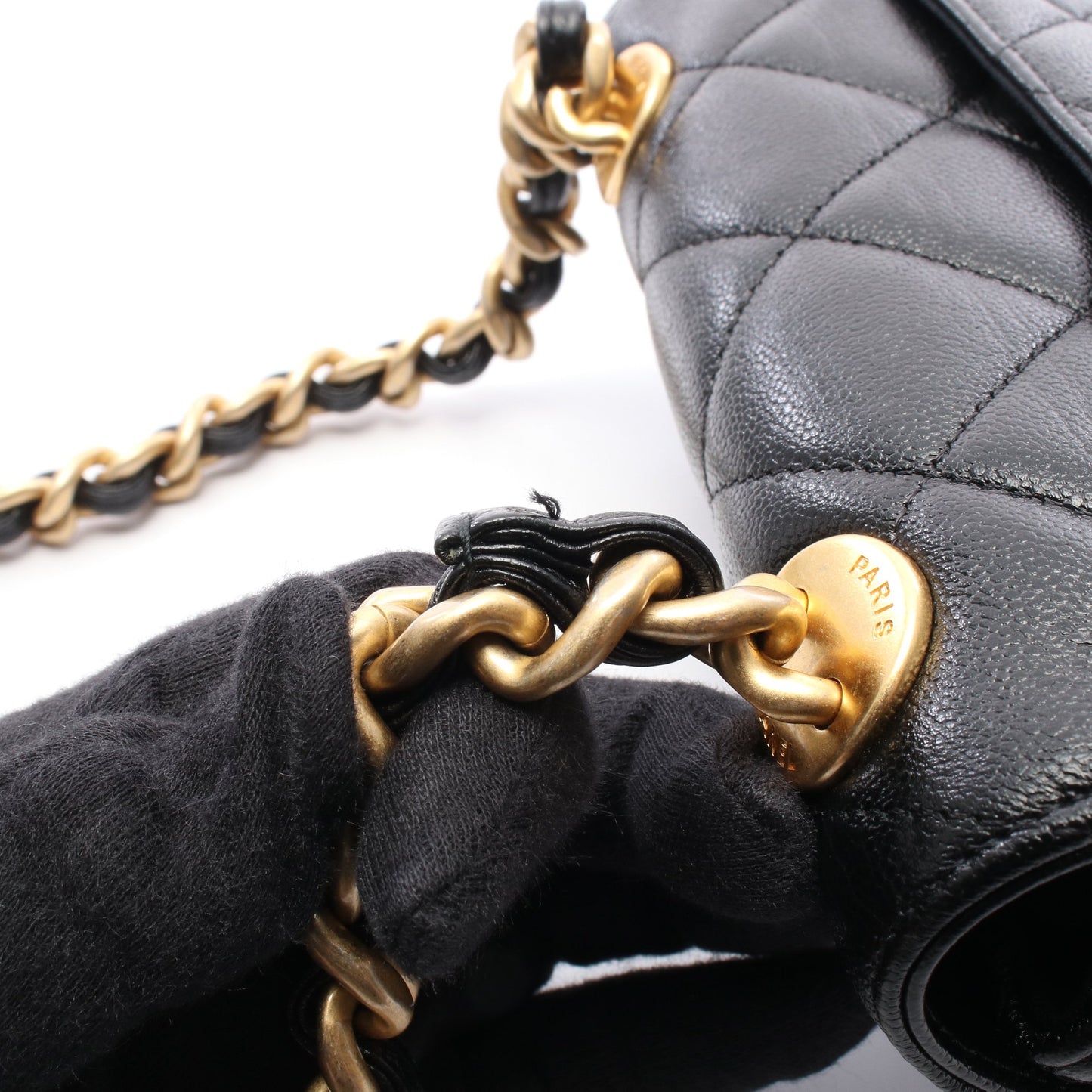 マトラッセ スモールフラップ チェーンショルダーバッグ キャビアスキン ブラック ゴールド金具 シャネル バッグ CHANEL