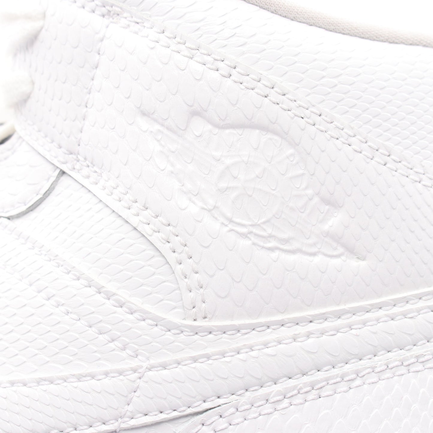 AIR JORDAN 1 MID パイソン型押し ハイカットスニーカー レザー ホワイト ナイキ