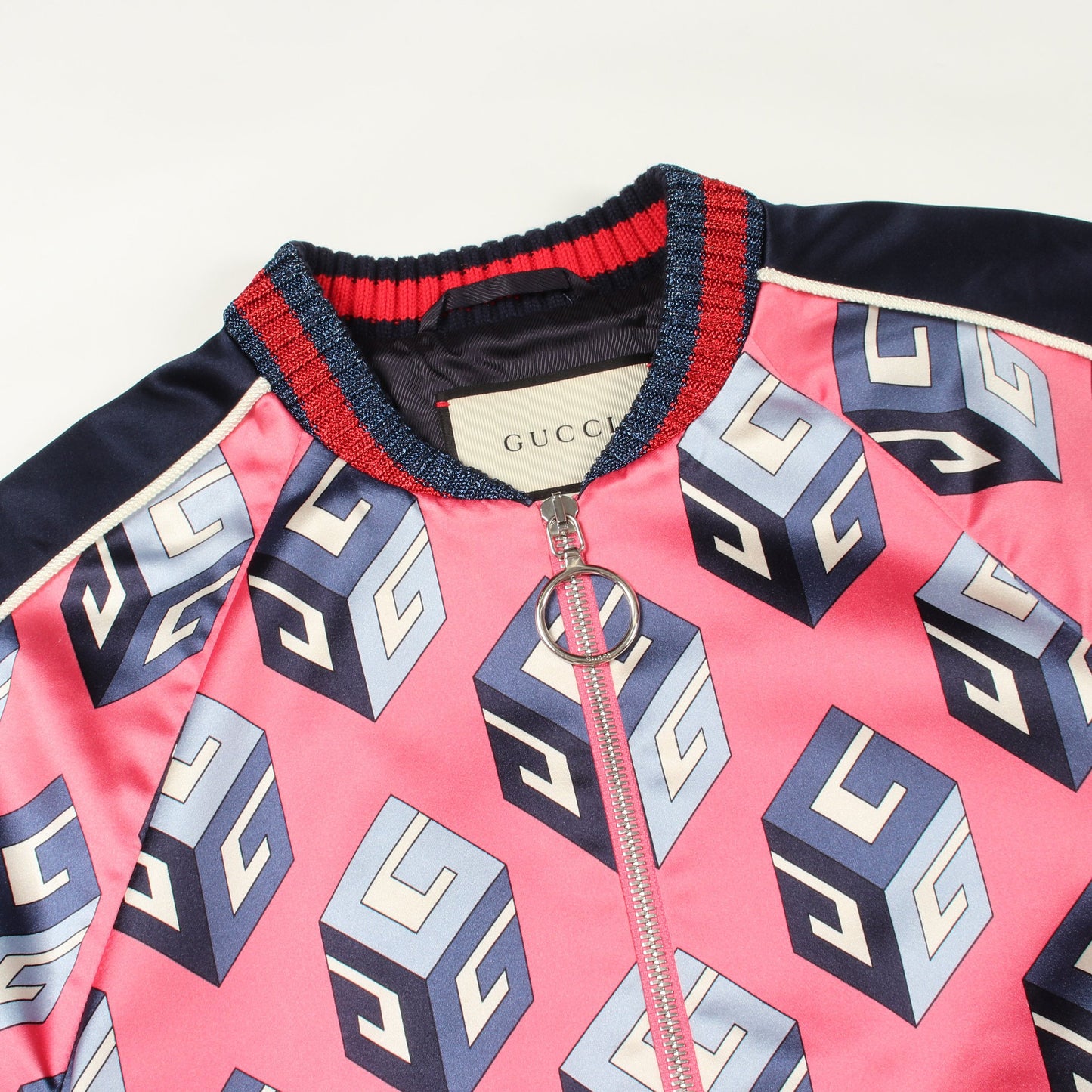 GGプリント ウォールペーパーモノグラム ブルゾン ボンバージャケット シルク ピンク ネイビー レッド グッチ アウター GUCCI